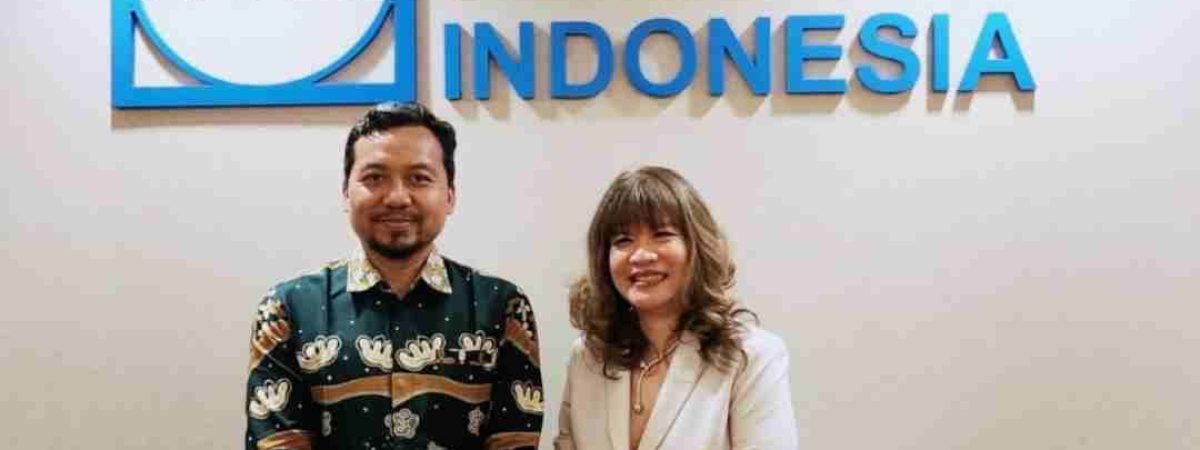 Ketua Dewan  Pengurus Wilayah Banten (DPW) Ikatan Media Online (IMO) Indonesia, Sudin Antoro (kiri) bersama Ketua Dewan Pimpinan Pusat (DPP) Apindo  Shinta Widjaja Kamdani.